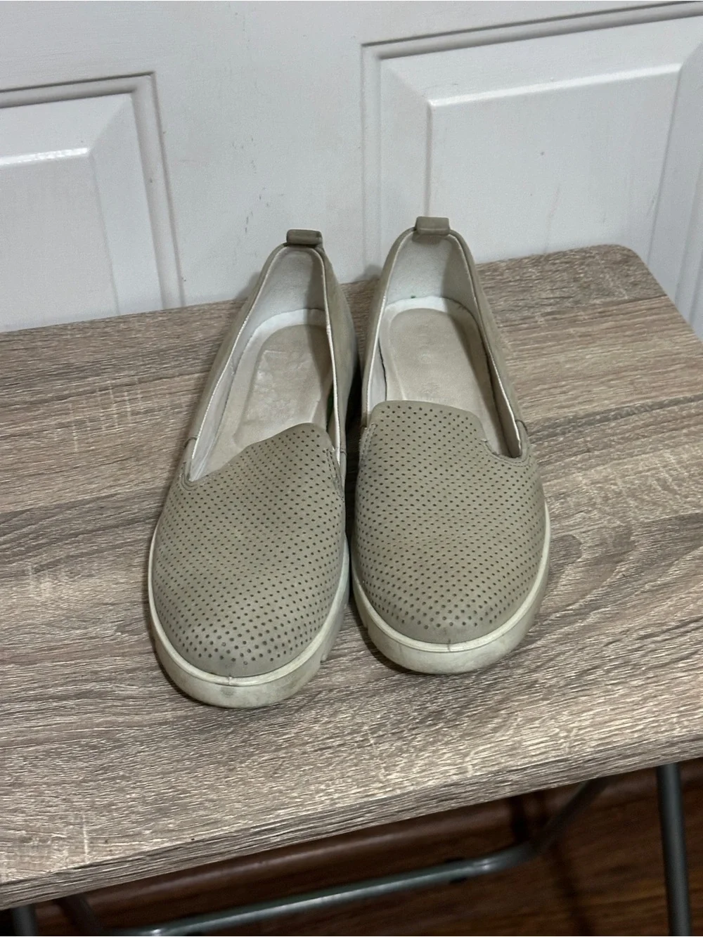 ECCO Bella Womens 40 US 9 Perforated Leather Slip On Loafers Taupe